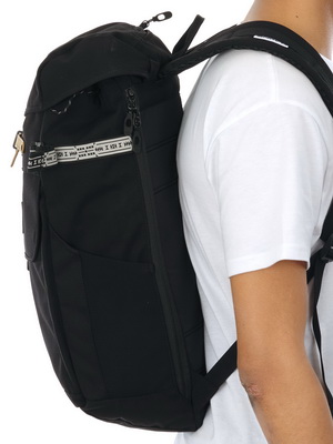 Dakine Caravan 27L black