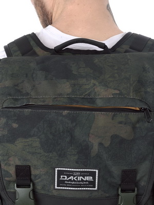 Dakine Vault camo