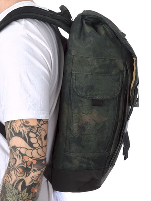 Dakine Vault camo