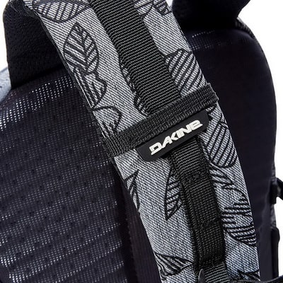 Dakine WNDR pack 25l azalea